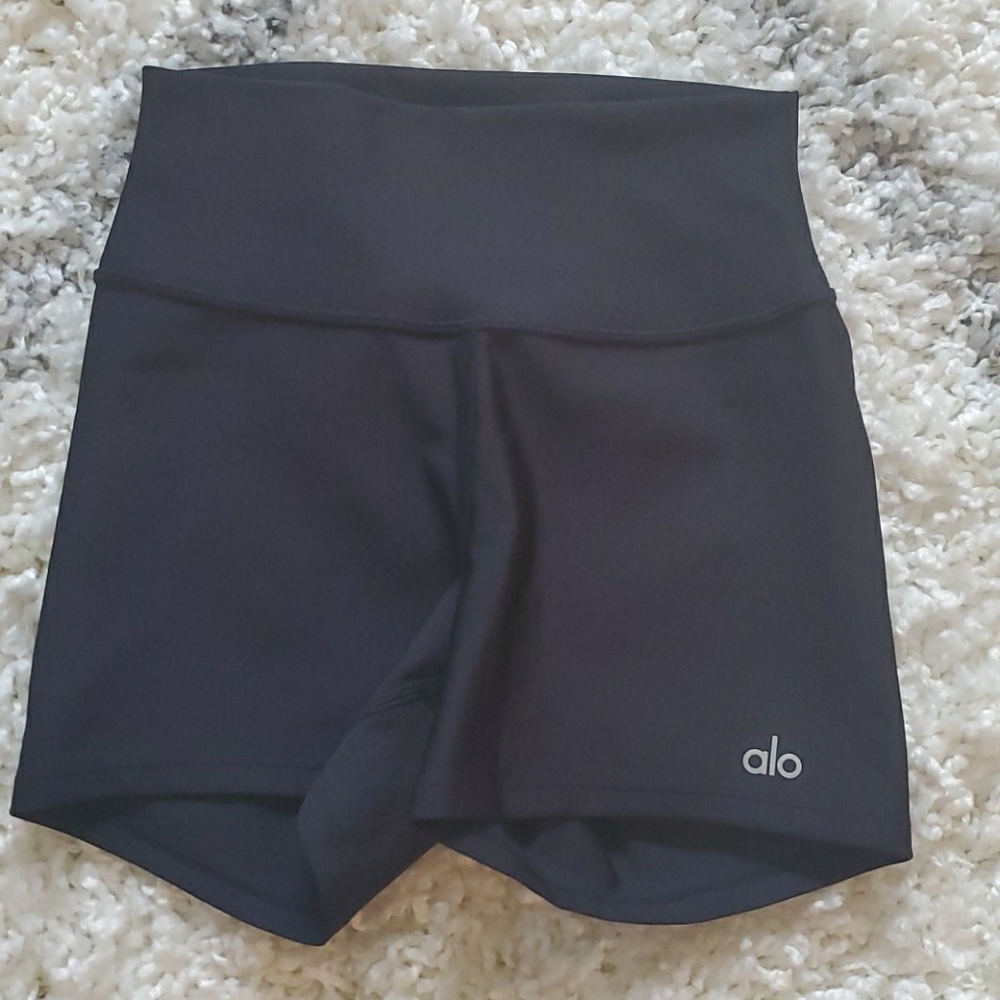 Alo High Waist Air Lift Short